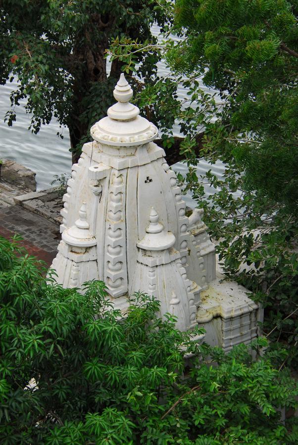 The Shaharkot By The Lake Hotel Udaipur Bagian luar foto