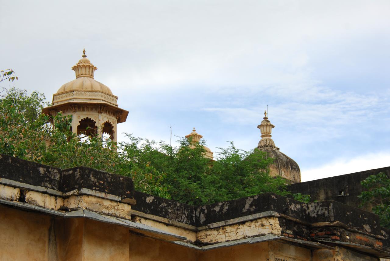 The Shaharkot By The Lake Hotel Udaipur Bagian luar foto