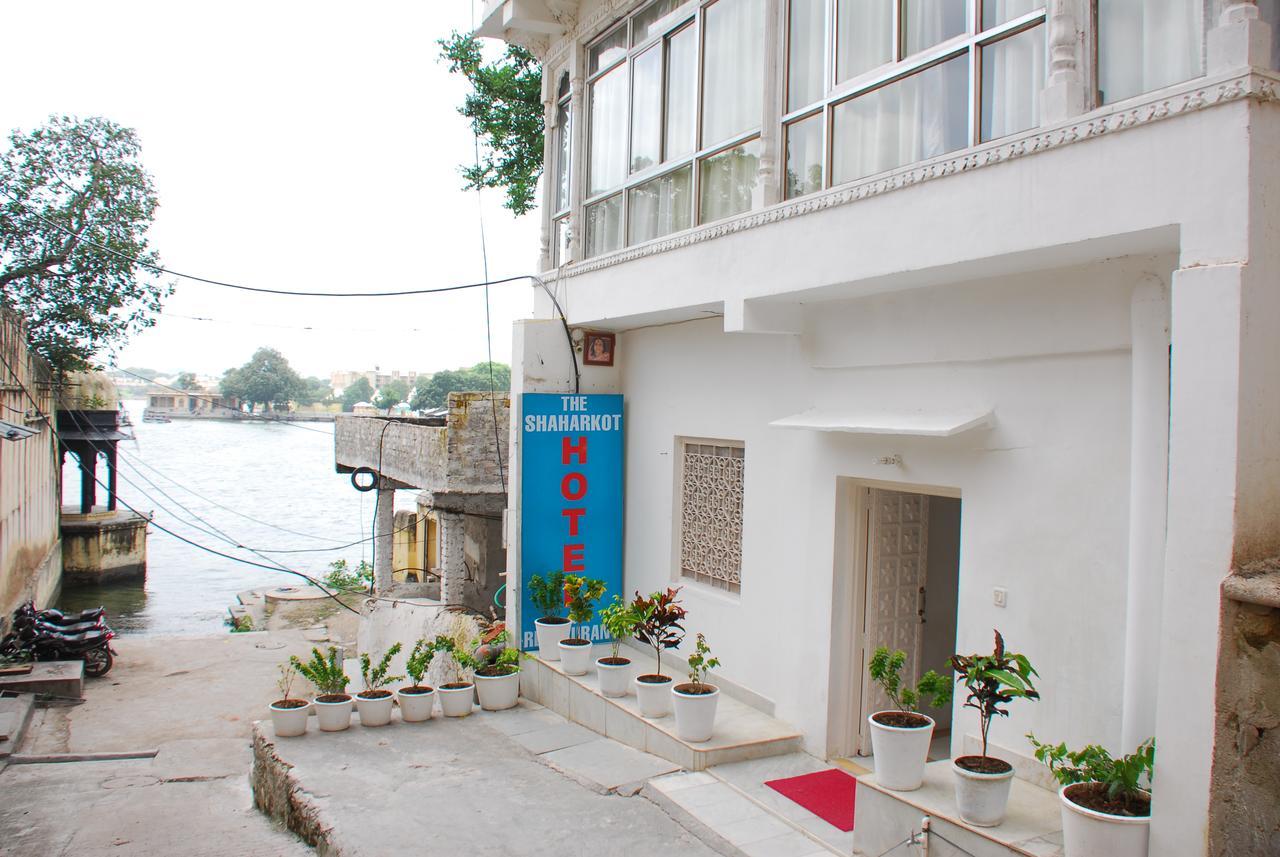 The Shaharkot By The Lake Hotel Udaipur Bagian luar foto