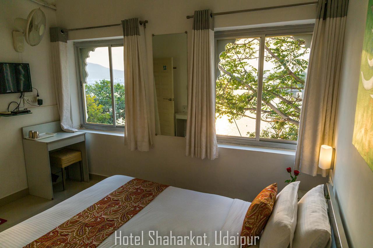 The Shaharkot By The Lake Hotel Udaipur Bagian luar foto