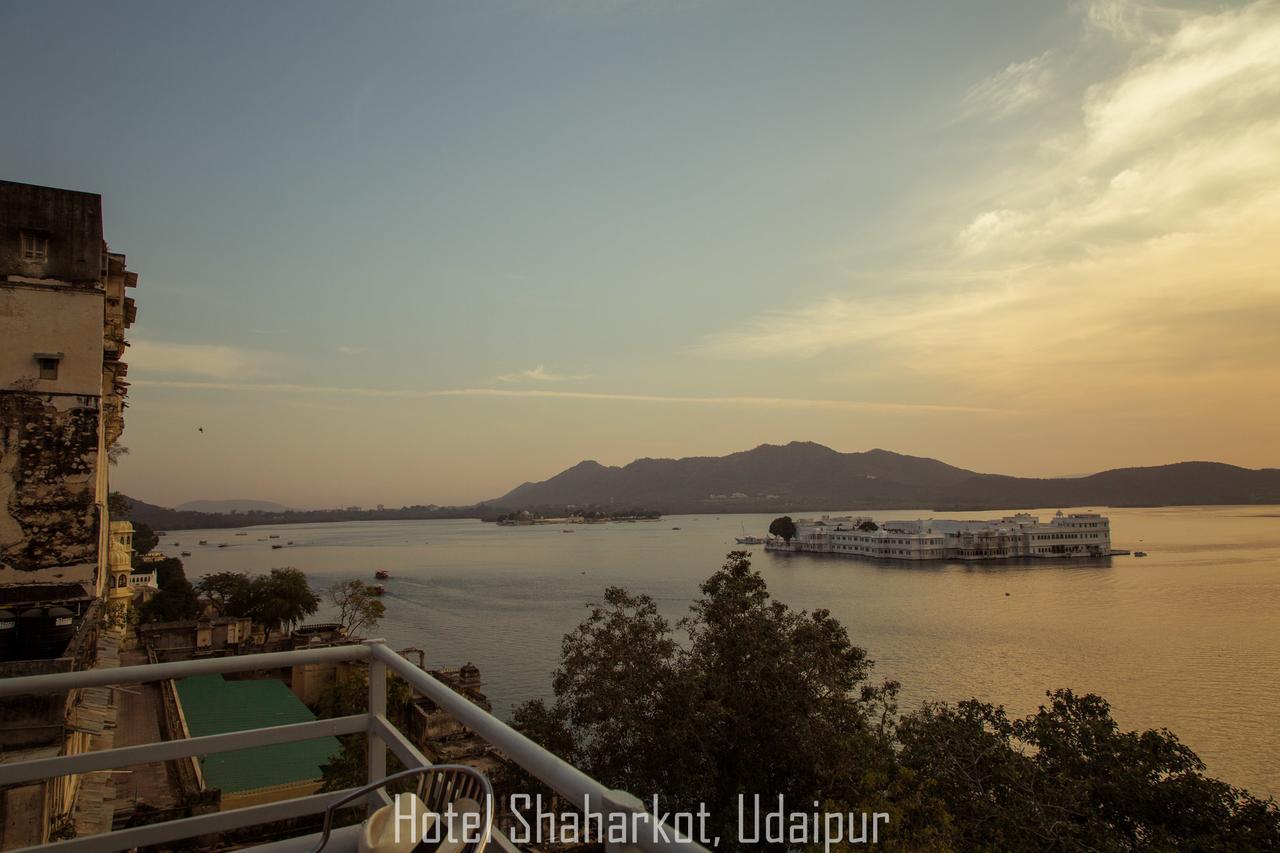 The Shaharkot By The Lake Hotel Udaipur Bagian luar foto