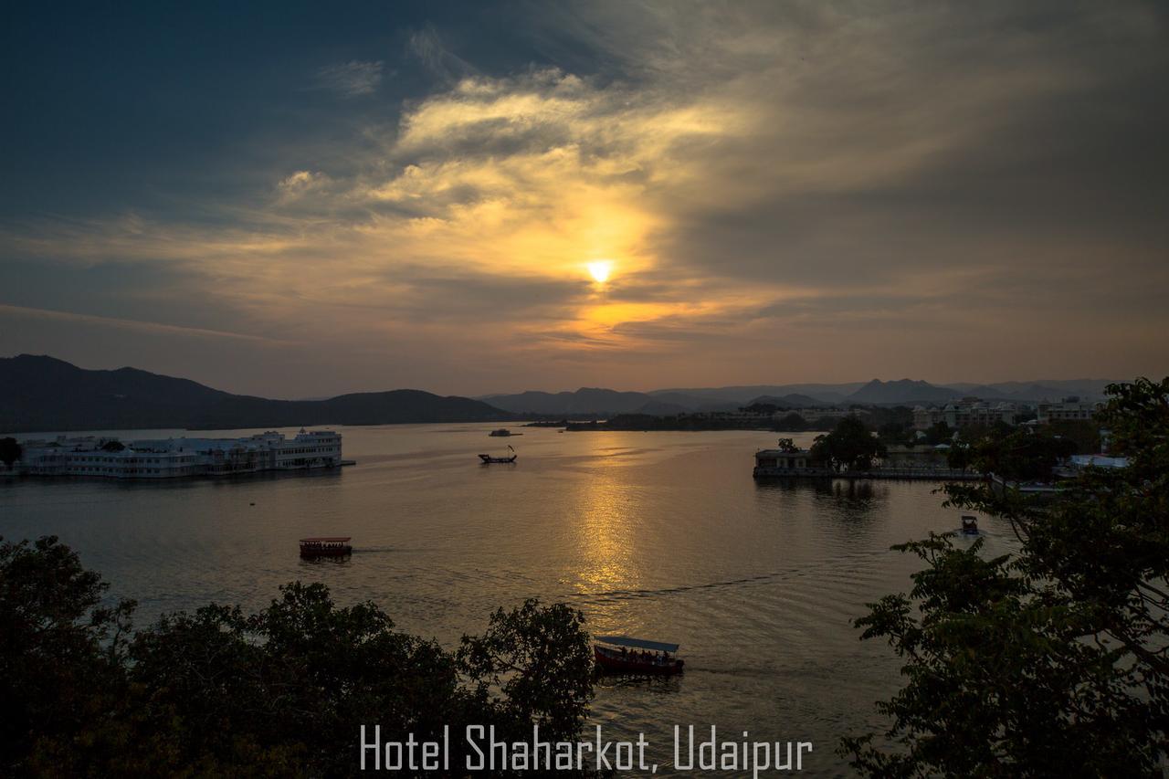The Shaharkot By The Lake Hotel Udaipur Bagian luar foto