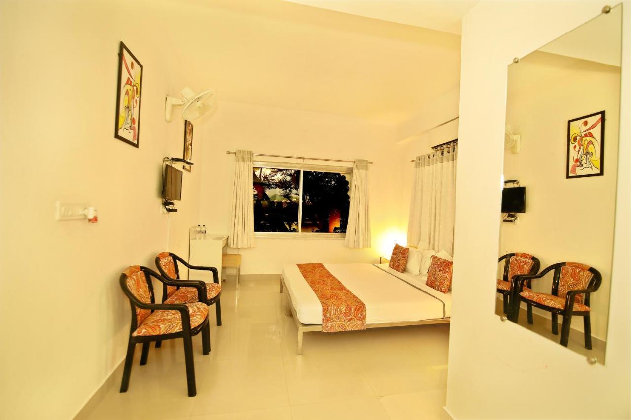The Shaharkot By The Lake Hotel Udaipur Bagian luar foto