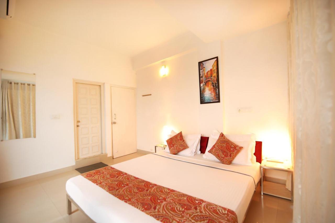 The Shaharkot By The Lake Hotel Udaipur Bagian luar foto
