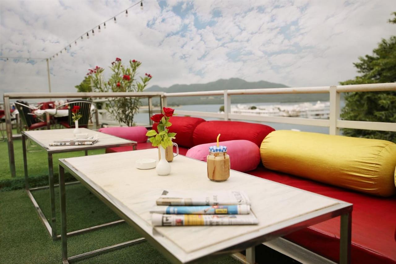 The Shaharkot By The Lake Hotel Udaipur Bagian luar foto