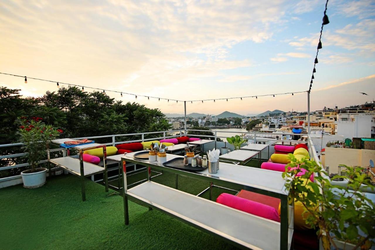 The Shaharkot By The Lake Hotel Udaipur Bagian luar foto